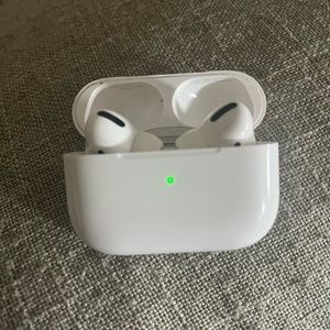 Apple AirPods Pro (1st Generation)